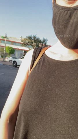 It is a good idea not to wear underwear coz it's hot outside. [GIF]