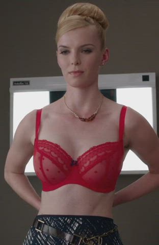 Betty Gilpin