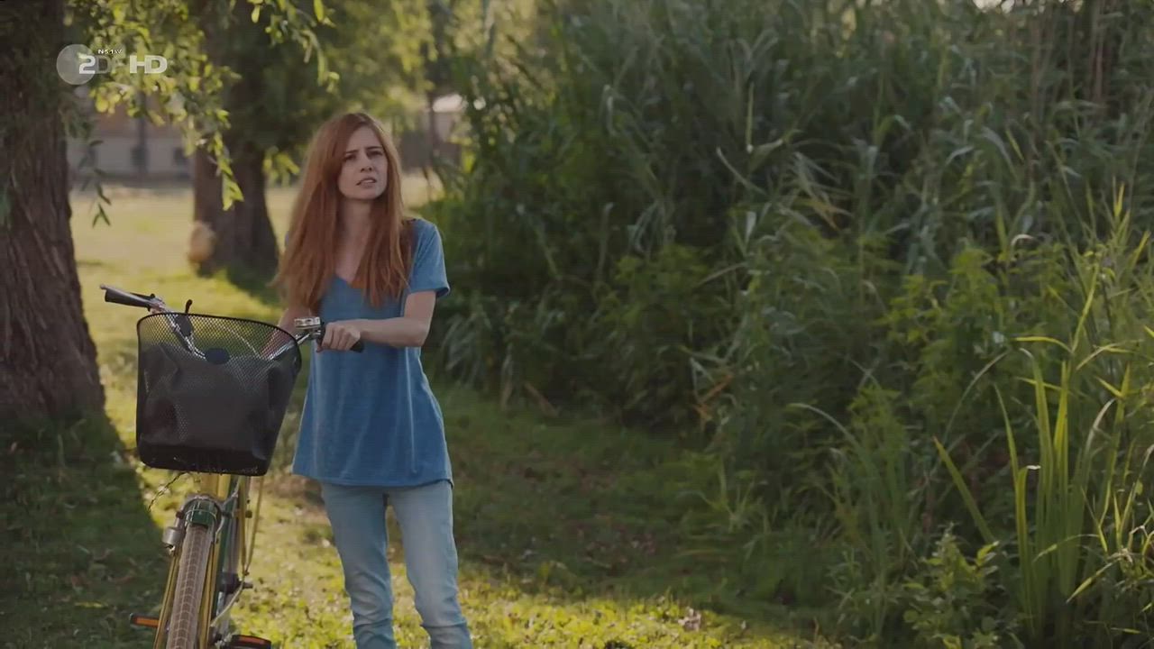 Josefine Preuß &amp; Catherine Flemming - Lotta S1E08: Lotta &amp; der Mittelpunkt