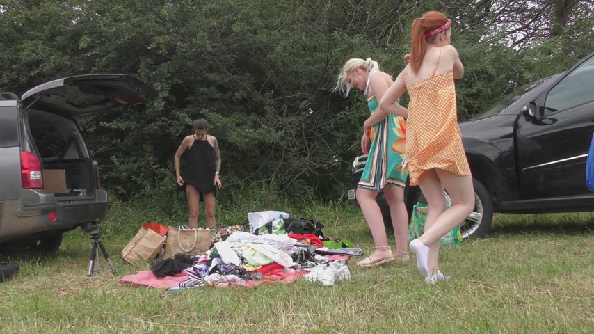 amateur candid outdoor public skirt upskirt voyeur gif