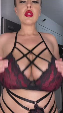 bbw big tits boobs bouncing tits huge tits milf solo tits titty drop gif