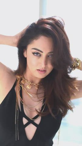 Sandeepa Dhar makes us wait so Long to Wear Sexy Black Swimsuit