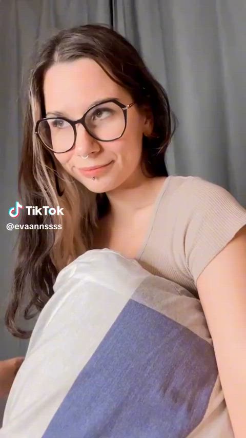 Eva.MissKiss - More tiktok flash vids on my TT likes (juanmomo45)