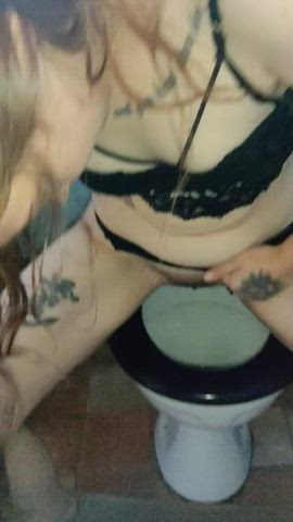 Double piss squirt - Piss Enema while Pissing [F] OC