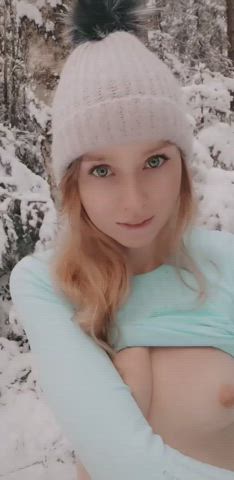 Do you wanna play in the snow with me? (19, swedish)