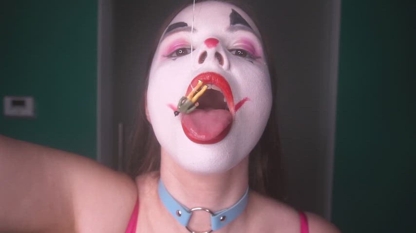 {promo} Gentle clown giantess sensually consumes you