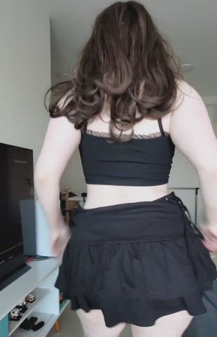 Please enjoy my big pale booty ?