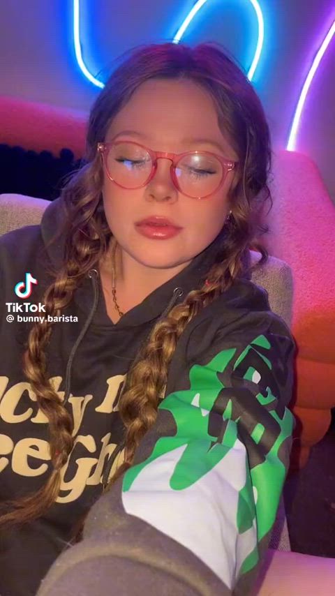 Bunny - More tiktok flash vids on my TT likes (juanmomo45)