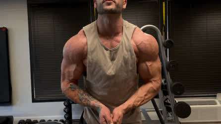 You Want A Jacked MUSCLE GOD To Worship? Then Check Me Out.