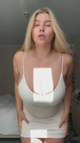 big tits cleavage clothed non-nude tiktok gif