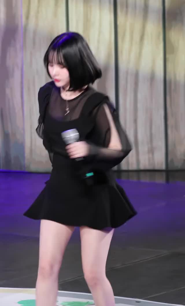 (4) [4K]181021 여자친구(GFRIEND) 은하(EUNHA)-시간을 달려서(Rough) 직캠