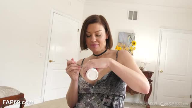 FAP69.com | MommyBlowsBest | Sovereign Syre - Mommy's Medicine