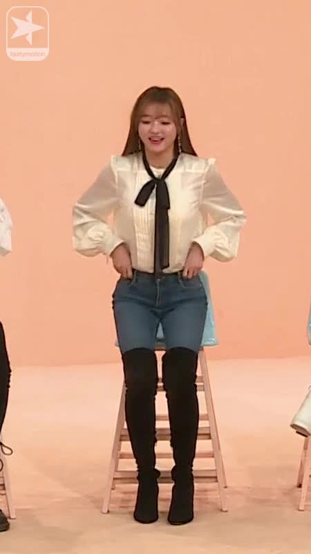 Yooa - VLIVE [IDOL ROOM] ep.34 Thumbnail