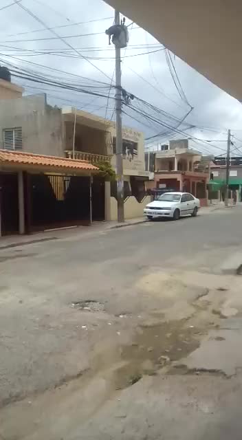 Electrocuted man after climbing a high voltage pole