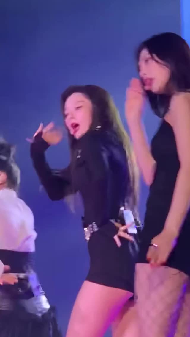 Red Velvet - Seulgi & Joy 190328