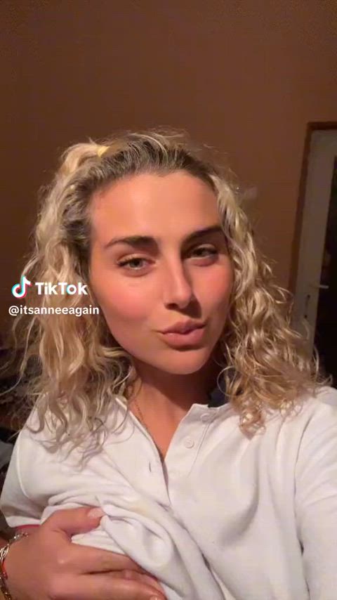 Anne - More Tiktok flash videos on my TT likes (juanmomo45)