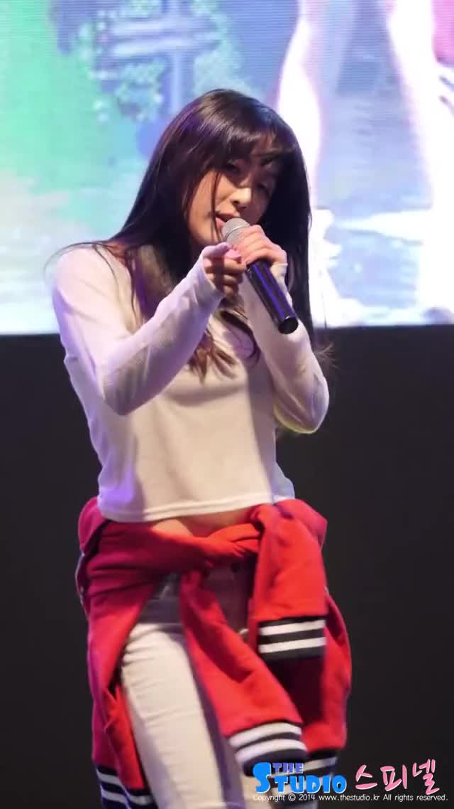 141016 Hyunyoung hand 2 (A)