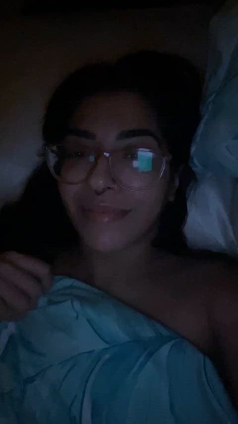 Glasses in bed >>>> do you agree? 