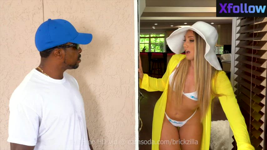 AJ Applegate's poolboy cleans her pipes