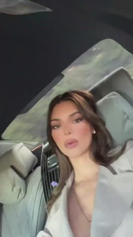 cleavage kendall jenner natural tits gif