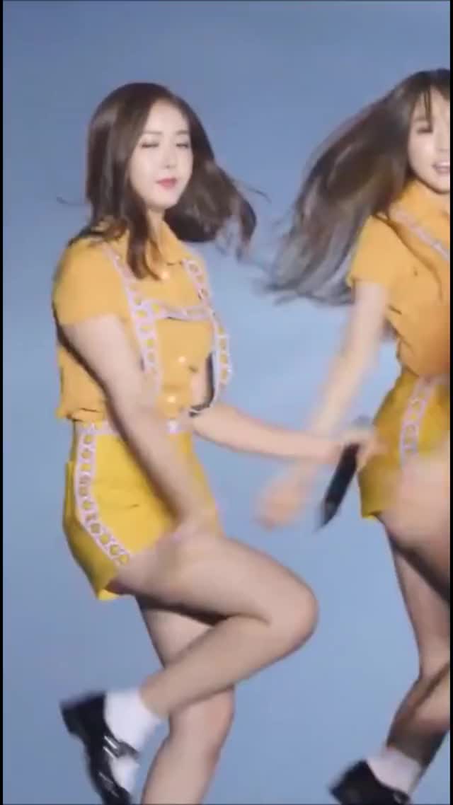 sinb's thighs