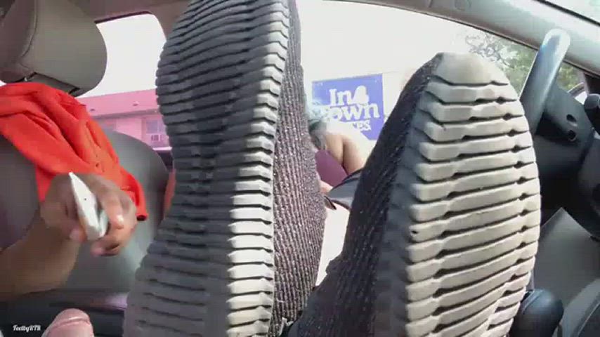 Amateur footjob in car