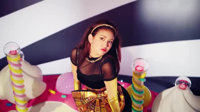 Jeon Somi - Bouncing