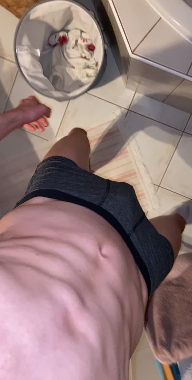 [Selling] -19- 3 days worn musky boxers. Cock, balls and ass smell from running and