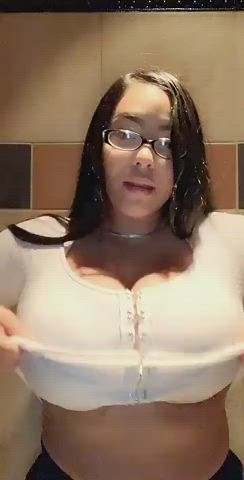 boobs huge tits jiggling gif