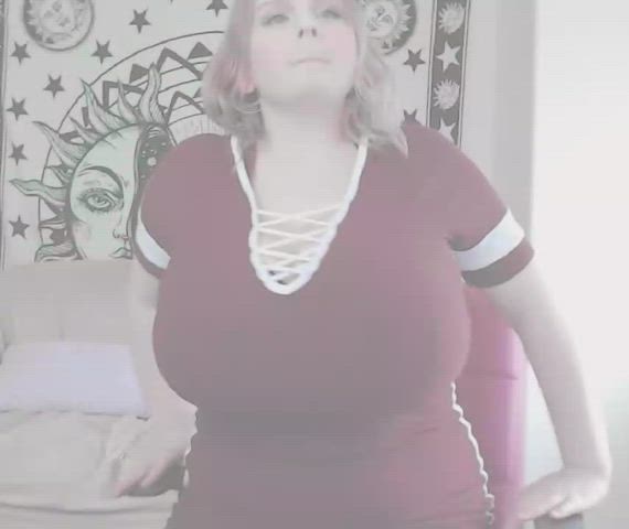 bbw clothed cute huge tits natural tits non-nude pale pretty teen tight gif