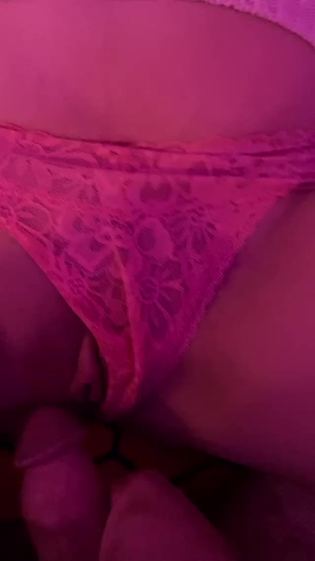 I love having my pussy teased. Soutside!!