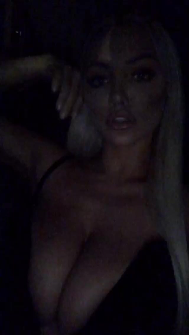 Lindsey Pelas thefappeningblog.com