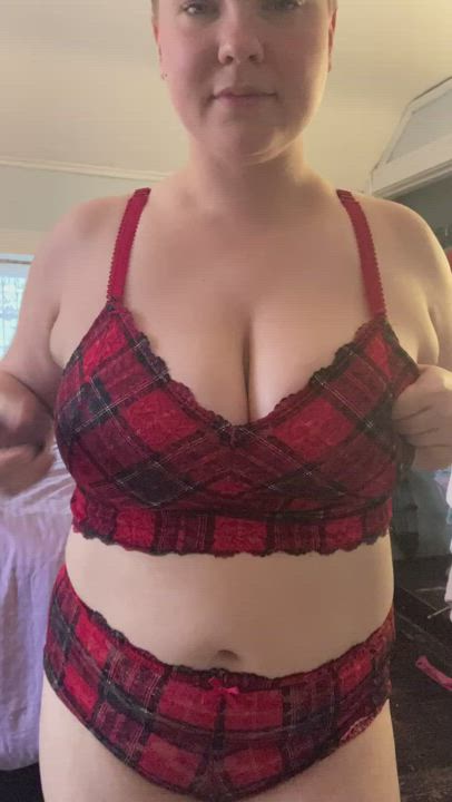 Celebrate the Christmas season by sucking my incredible tits ?