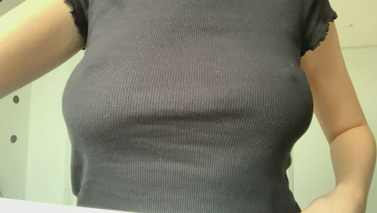 Another day, another titty drop 😈