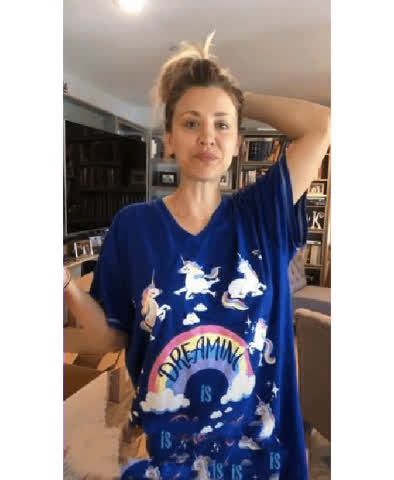 Kaley Cuoco gif