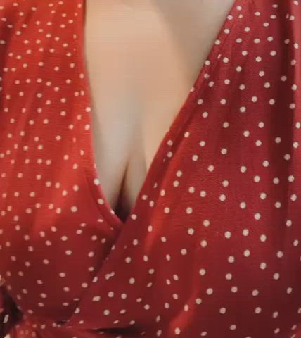 bouncing tits braless dress hotwife milf gif