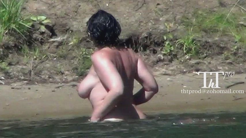 beach big ass big tits candid granny mature public voyeur gif