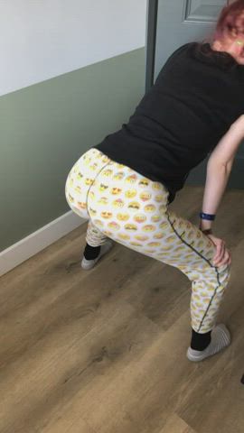 pawg redhead thick twerking gif