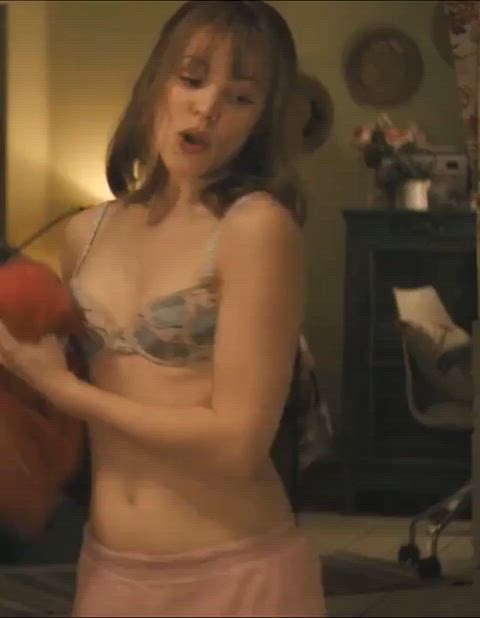 actress aerie saunders rachel mcadams gif