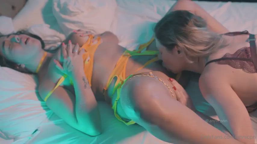 latina lesbian onlyfans gif