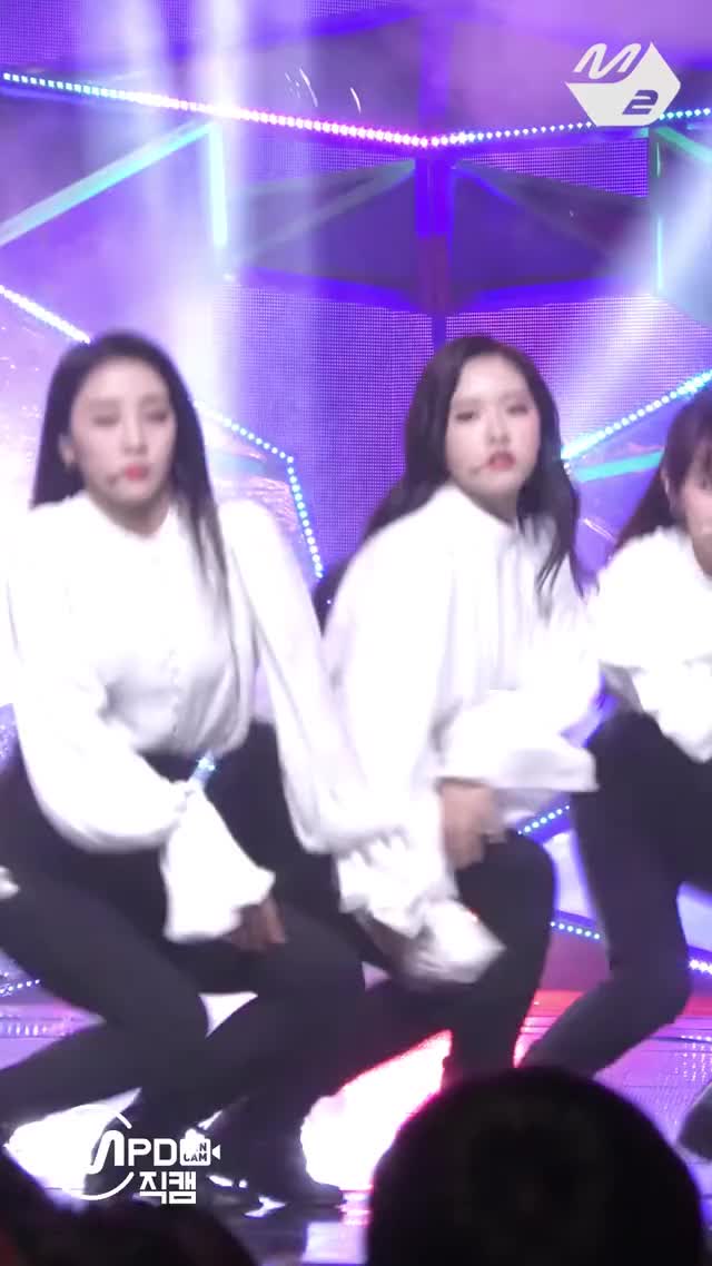 190221 [MPD직캠] 이달의 소녀 올리비아 혜 직캠 ‘Butterfly’ (LOONA