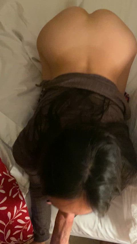 1st time posting here, how’s the view of my ass while I suck him