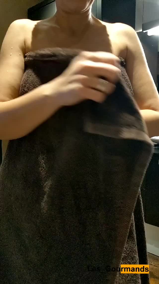 Towel tits