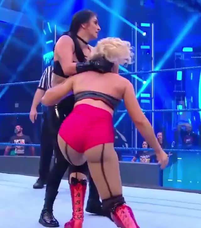 Lacey Evans