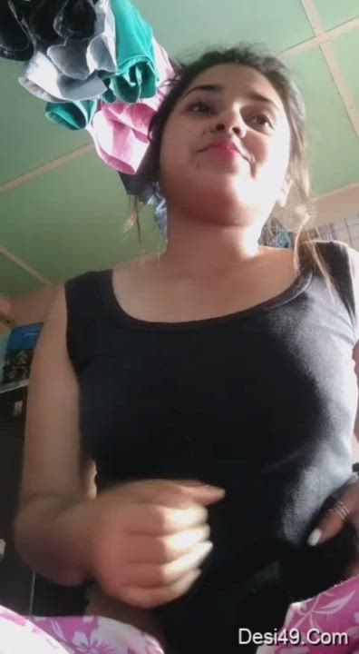 Exclusive Indian cute ?girl show ?boobs