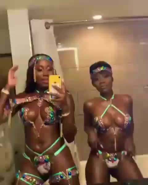 Move It @_k.lorene & @miss__aude - r/AfroDeviant