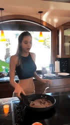 Alexis Ren gif