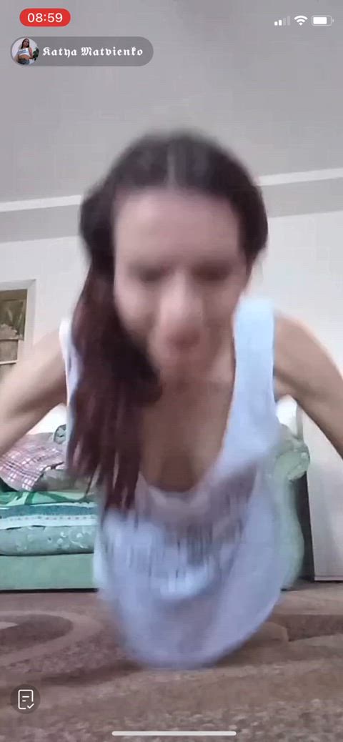 amateur downblouse exposed huge tits milf natural tits nipslip tiktok tits gif