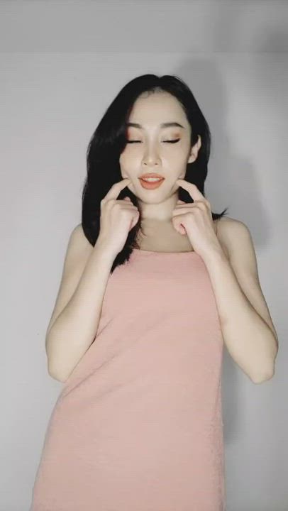 Asian OnlyFans r/AsiansGoneWild gif