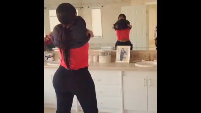 Deelishis Jiggling